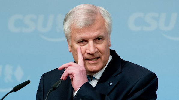 Bayerns Ministerpräsident Seehofer: Regeln für Windräder